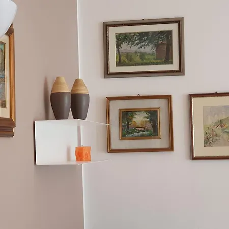 Centro A 10 Min - Quartiere Tranquillo - Ristrutturato - Chocomint Apartmán
