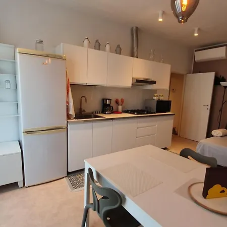 Centro A 10 Min - Quartiere Tranquillo - Ristrutturato - Chocomint Apartmán Padova