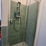 Centro A 10 Min - Quartiere Tranquillo - Ristrutturato - Chocomint Apartmán