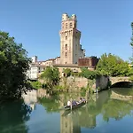 Centro A 10 Min - Quartiere Tranquillo - Ristrutturato - Chocomint Apartmán