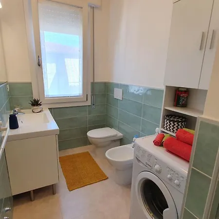 Daire Centro A 10 Min - Quartiere Tranquillo - Ristrutturato - Chocomint